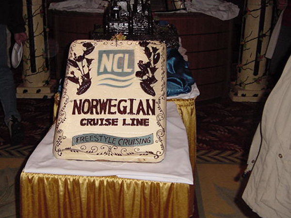Norwegian cruise line cake